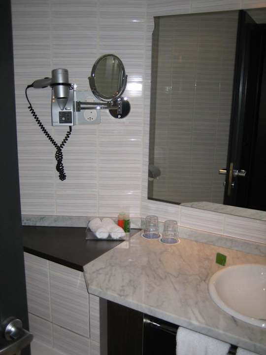 Bad Hotel NH Geneva Airport