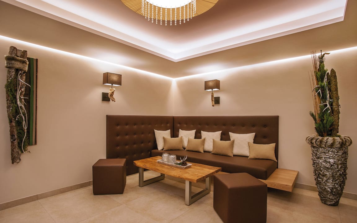 Wellness & Spa Lounge Hotel Garni Chasa Sulai