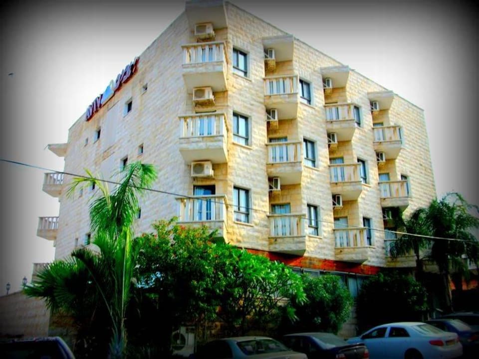 Entrance aviv holiday flat Aviv Holiday Flat Apartments