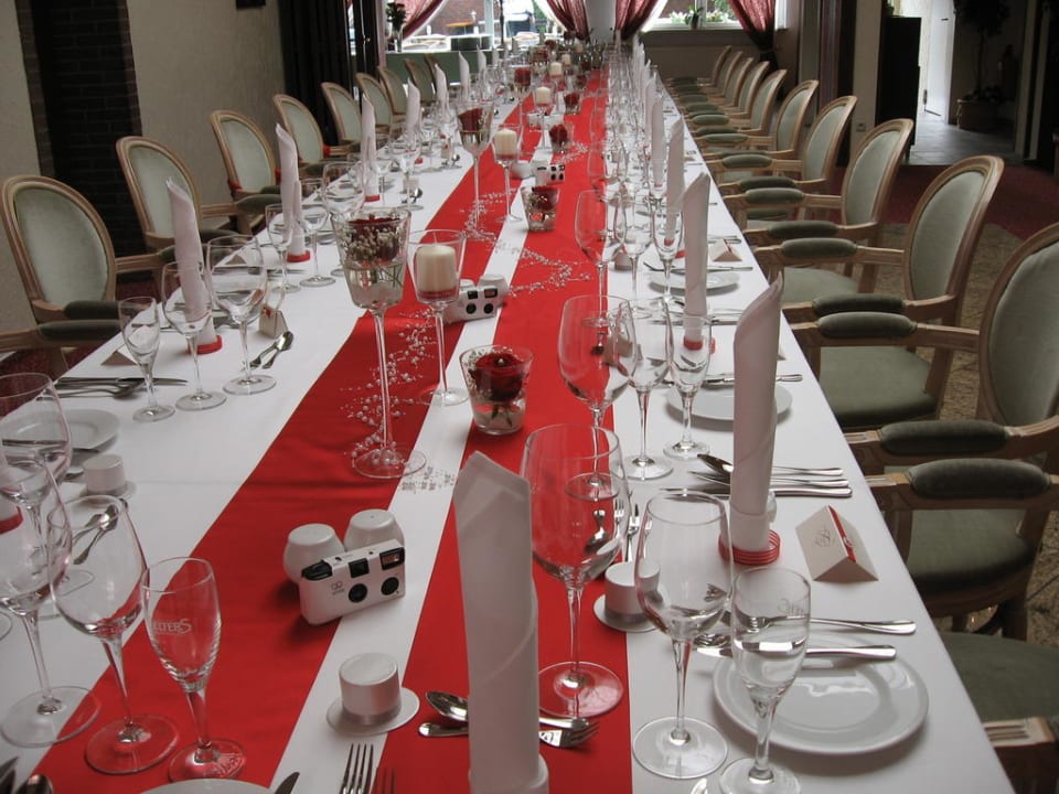 Geschmückte Tafel zur Familienfeier Hotel Banter Hof