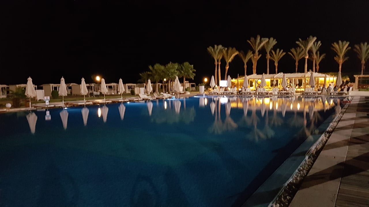 Pool Premier Le Reve Hotel & Spa