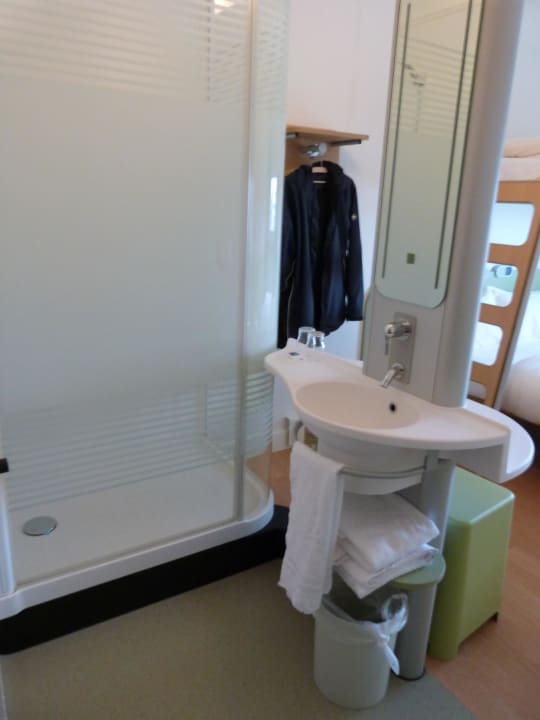 Bad-Dusche ibis budget Köln Messe