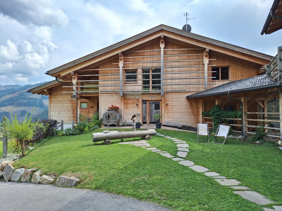 Außenansicht Almfamilyhotel Scherer