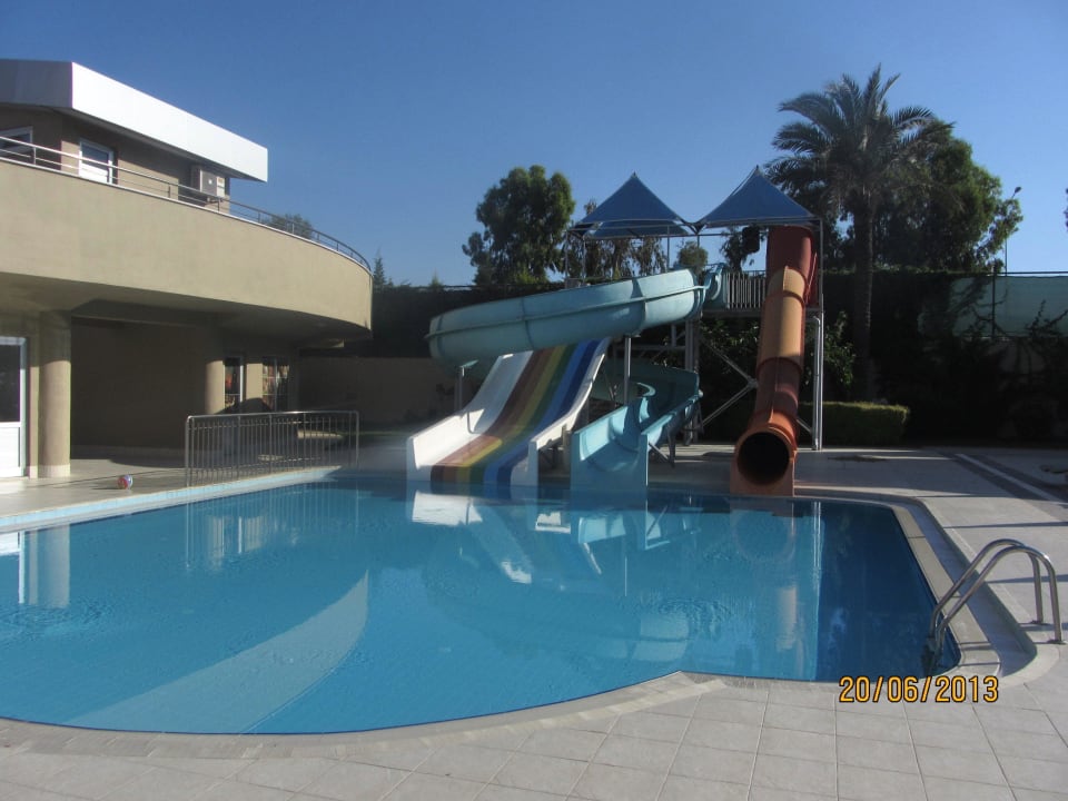 Бассейн с горками Hotel Royal Garden Beach