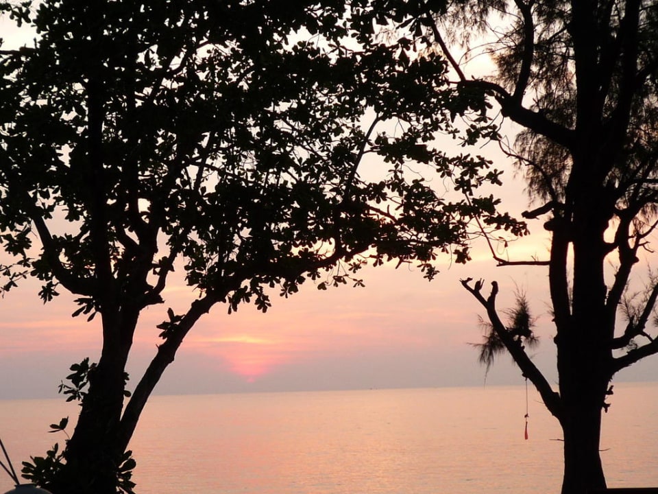Sonnenuntergang The Briza Beach Resort Khaolak