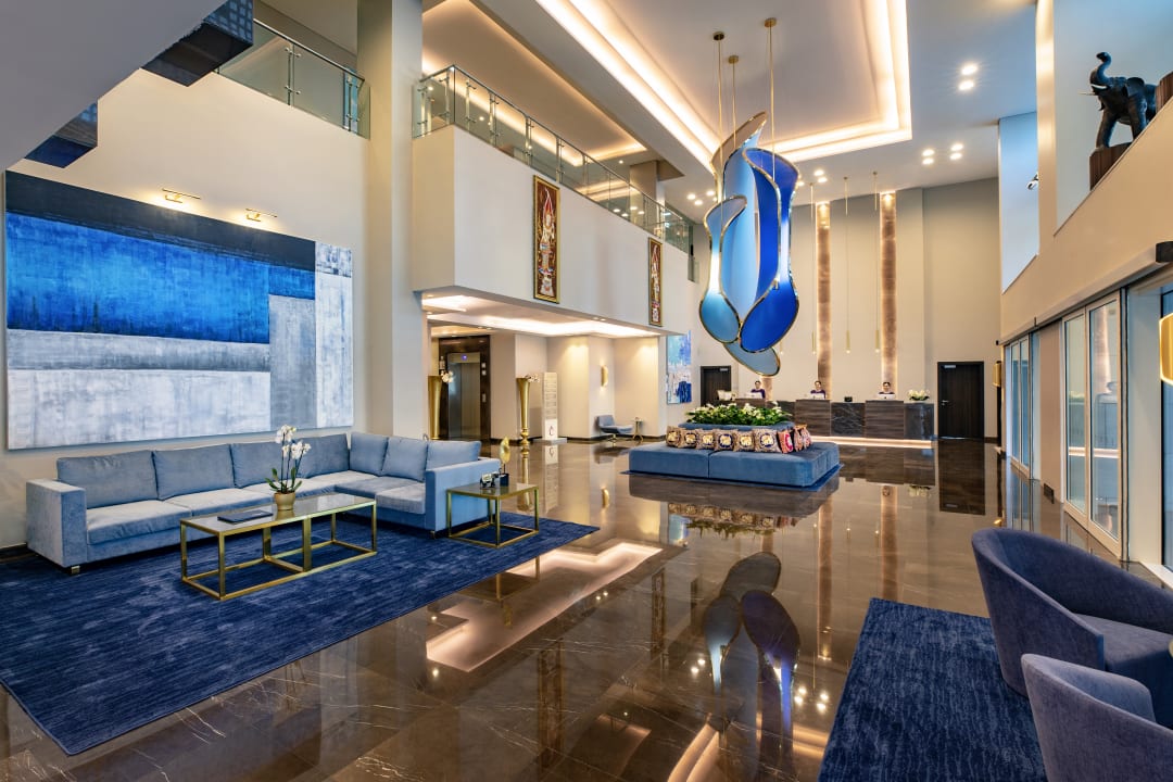 Lobby Centara West Bay Hotel & Residences Doha