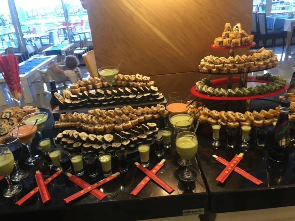 Täglich viel Auswahl und immer lecker LRS Port River Hotel & Spa