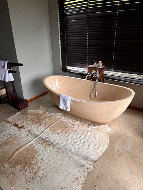 Zimmer Rhino Ridge Safari Lodge