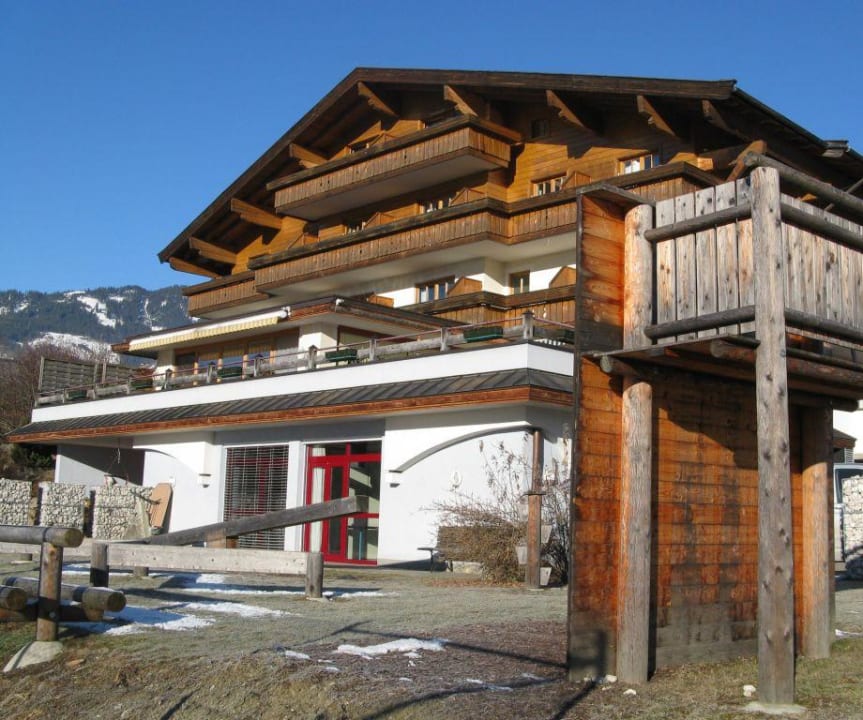 Außenansicht des Hotes von Südost Jugendhotel Notburgahof