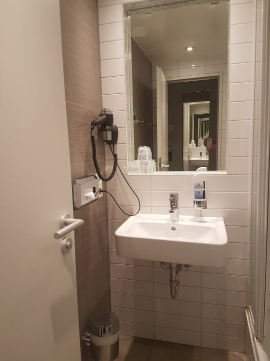 Zimmer MEININGER Hotel Berlin Hauptbahnhof