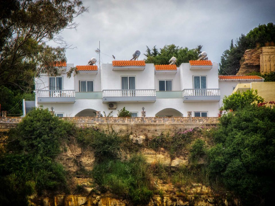 Hotelansicht auf dem Weg vom Strans aus. Hotel Gardenia