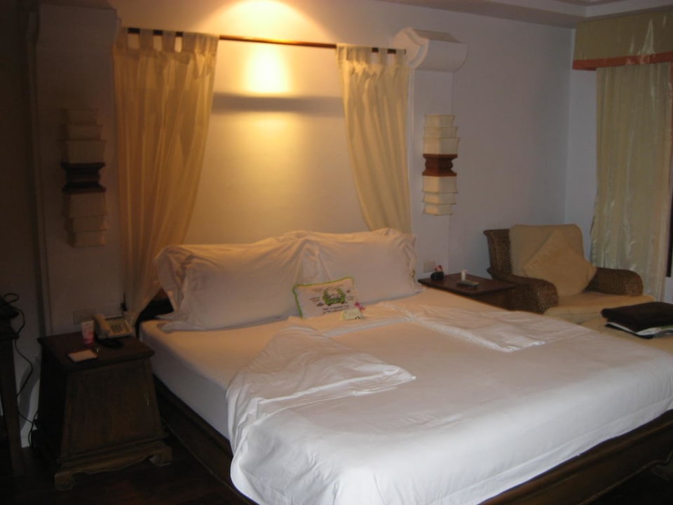 Unser Zimmer am Abend. Muang Samui Spa Resort