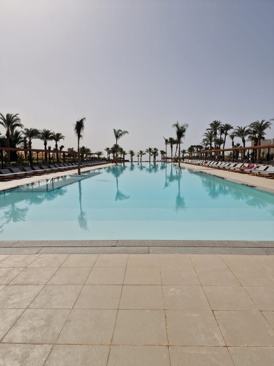 Pool Serry Beach Resort