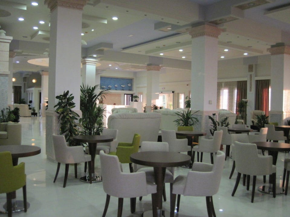 Eingangshalle mit Rezeption Hotel Gaia Palace