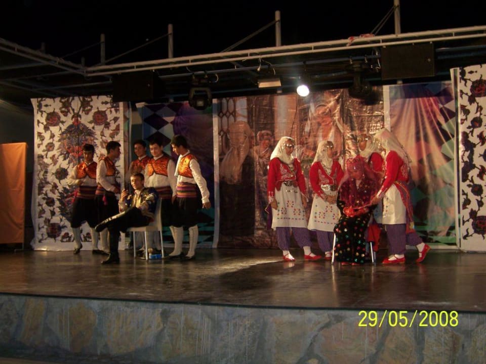 Türkische Folklore Saturn Palace Resort Hotel