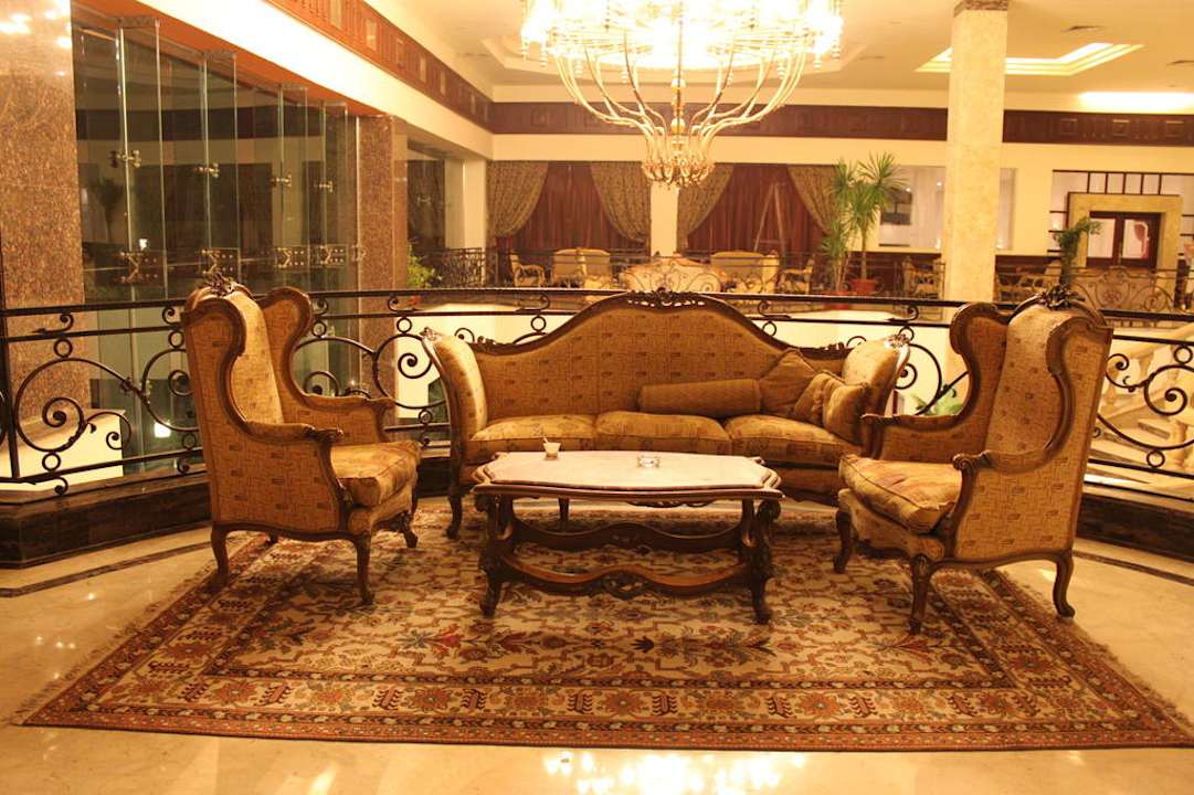 Sitzecke im Foyer Titanic Beach Spa & Aqua Park