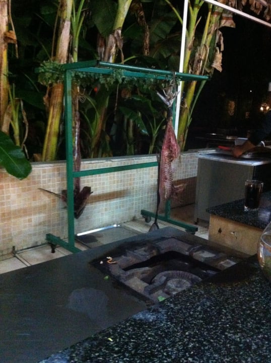 Hier hingen mal 2 große Fische Armas Gül Beach