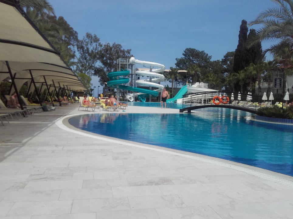 Blick auf die vier Rutschen DoubleTree by Hilton Antalya-Kemer