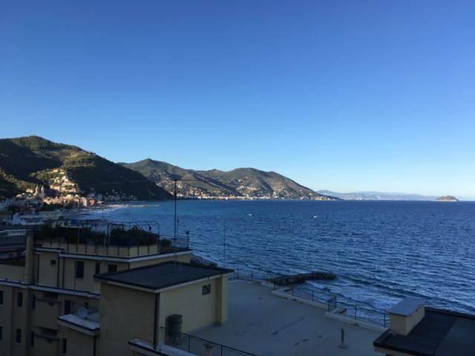 Ausblick von der Dachterrasse Hotel Ambassador