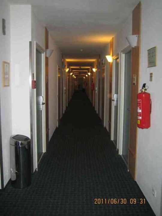 Flur Hotel Ibis Praha Mala Strana