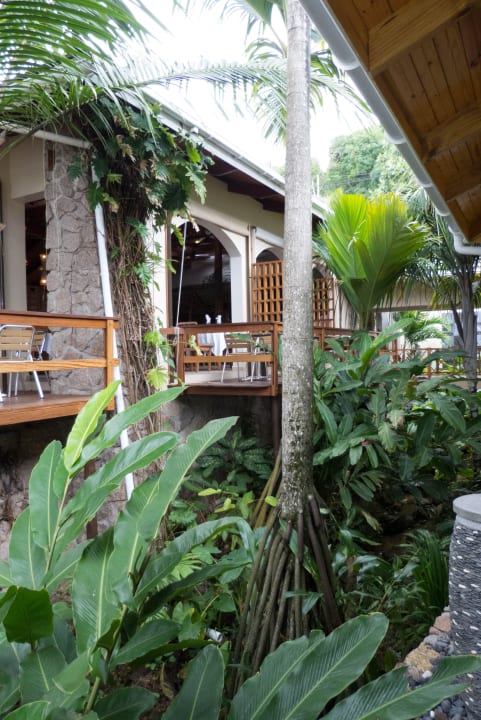 Balkone von Restaurant The Coco de Mer Hotel & Black Parrot Suites