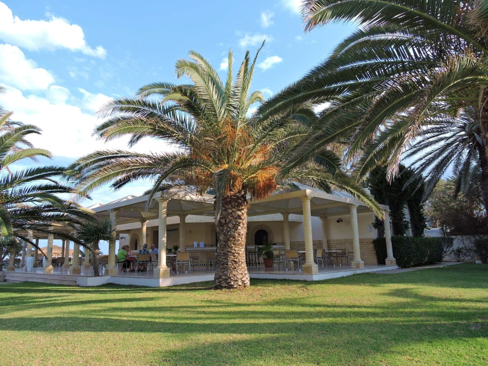 Blick zur Pool Bar. Oceana Hotel & Spa