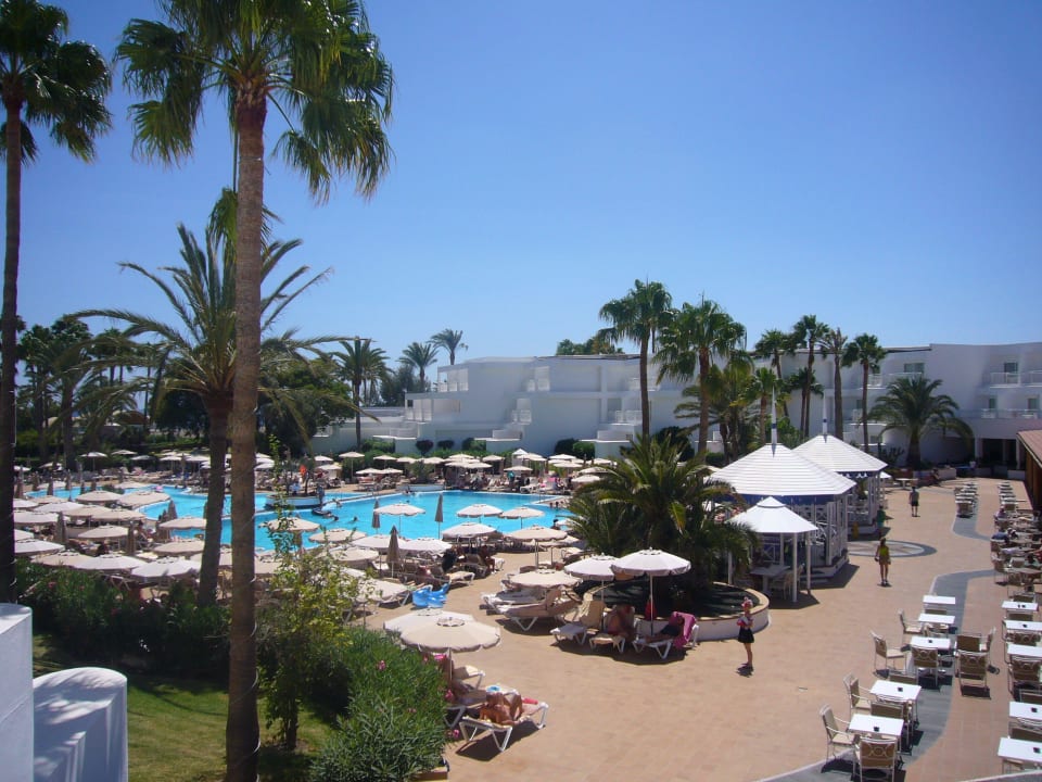 Blick auf den Pool Hotel Riu Paraiso Lanzarote