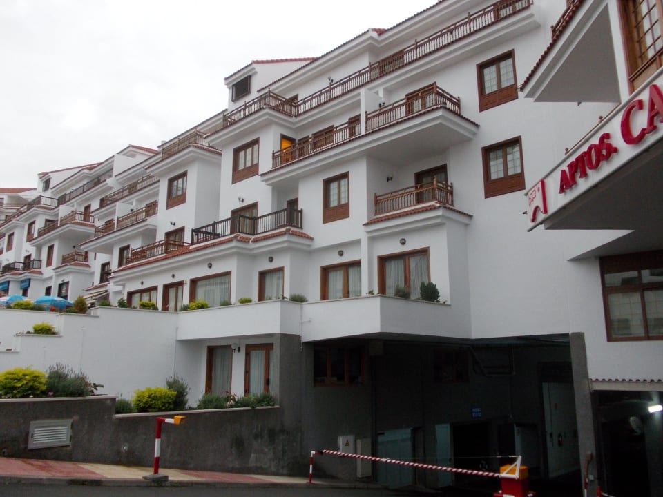 Einfahrt zur Tiefgarage Apartamentos Casablanca