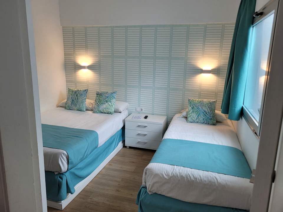 Zimmer Canary Garden Club