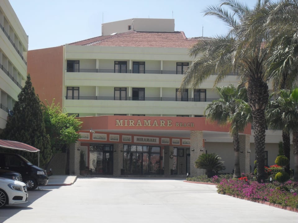 Eingang vom Miramare Beach Hotel Miramare Beach