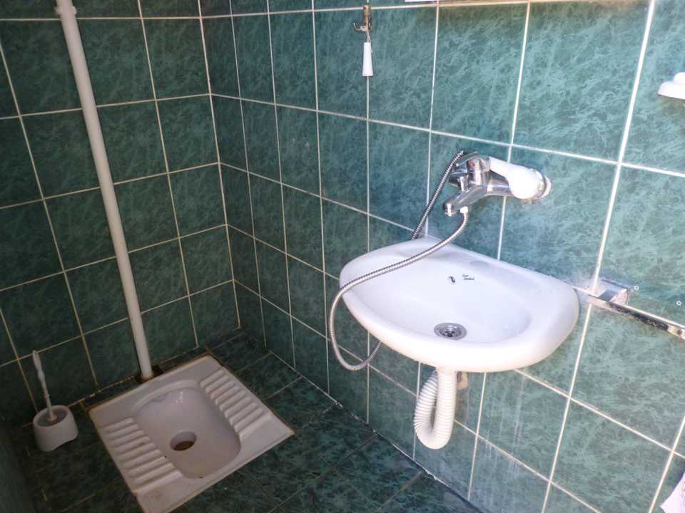 WC in separatem Gebäude für alle Gäste Izletiste Murici