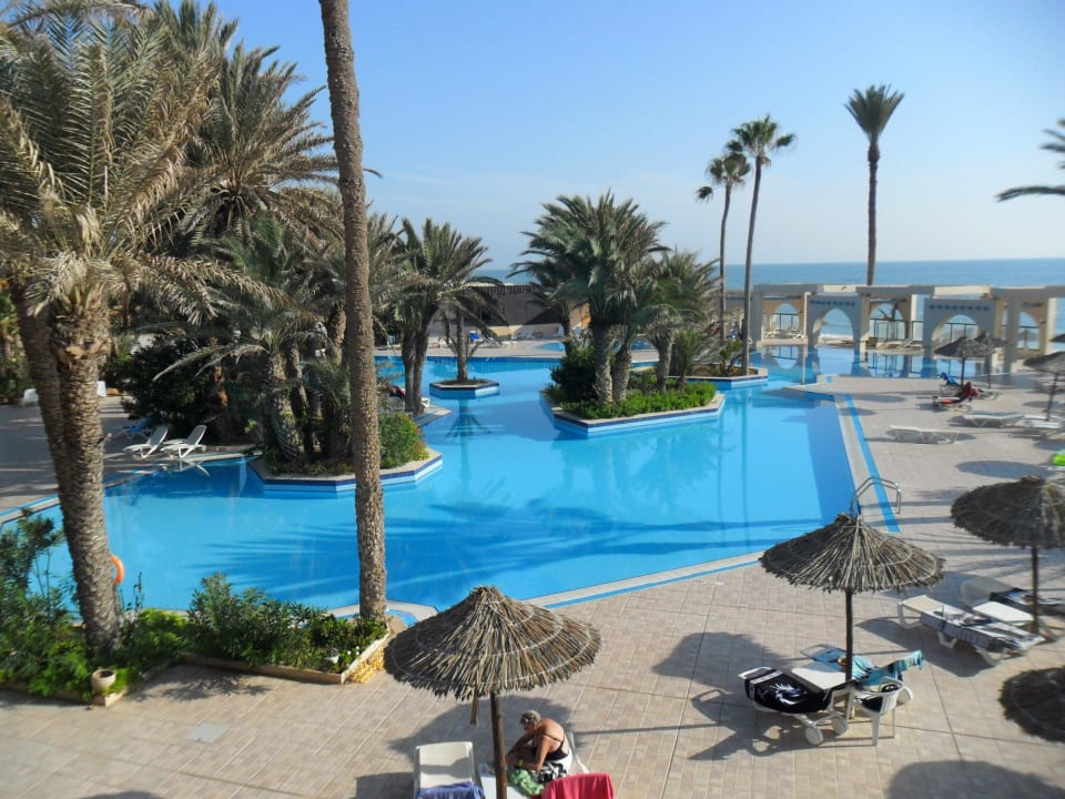 Der hintere Pool Zita Beach Resort