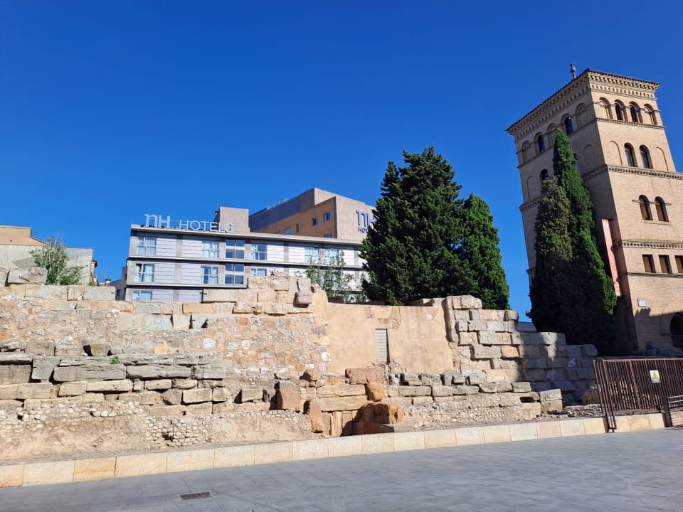 Außenansicht NH Ciudad de Zaragoza