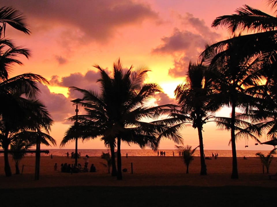 Abendliche Lichtspiele nach dem Sonnenuntergang Goldi Sands Hotel