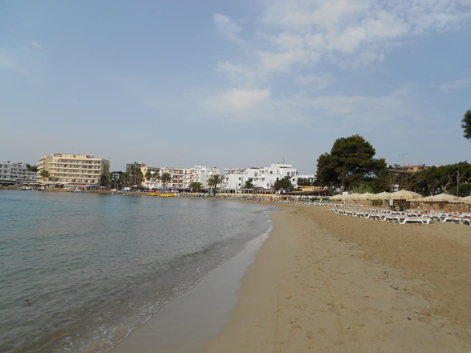 Einer der Strände in 5 Minuten Entfernung Moon Dreams Coral Beach