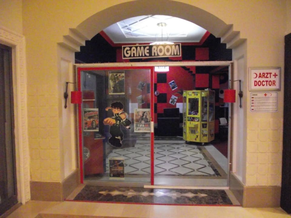 Eingang Spielothek neben Doktor Hotel Sultan of Side