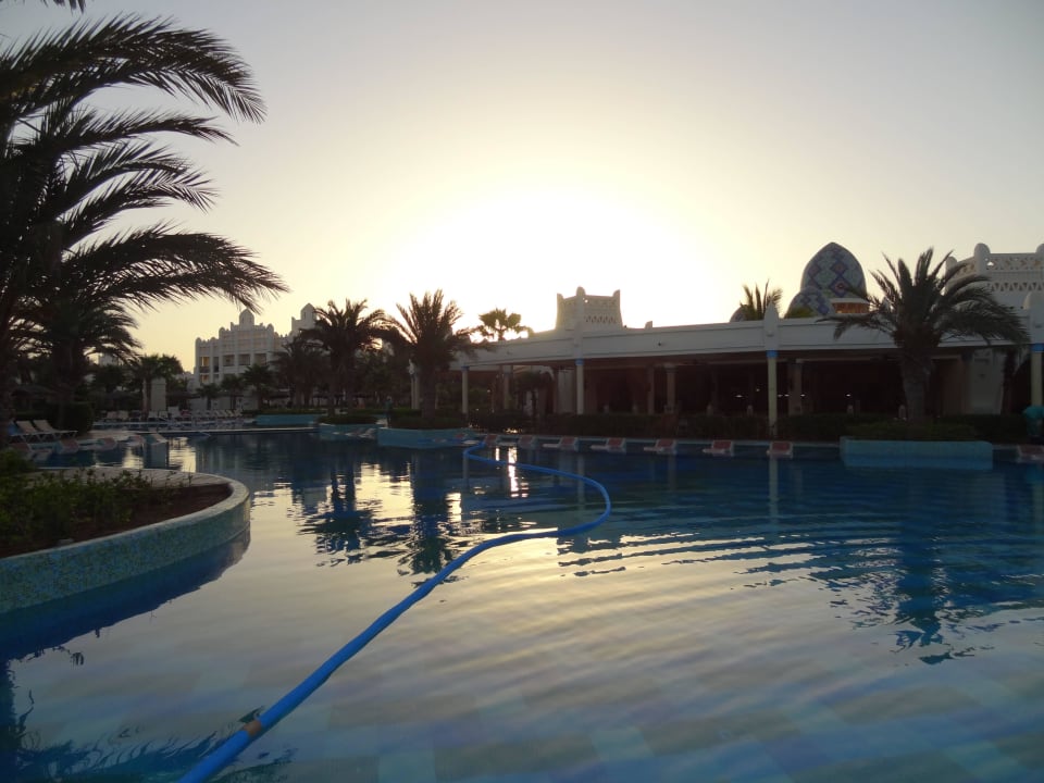 Blick auf Pool Restaurant Las Dunas Hotel Riu Karamboa