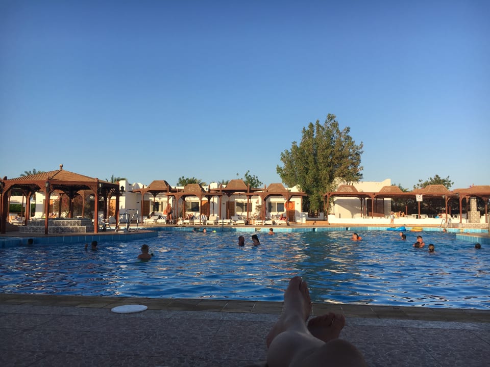 Pool Menaville Safaga