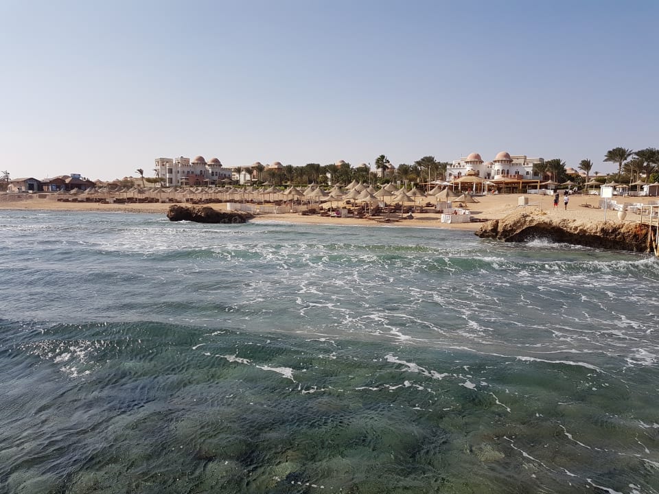Blick vom Steg aus auf das Riff und Stand Serenity Alpha Beach