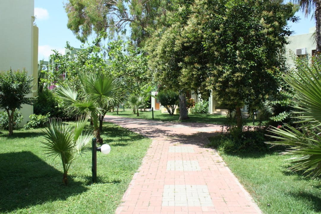 Der Weg zu unserem Zimmer VONRESORT Golden Beach