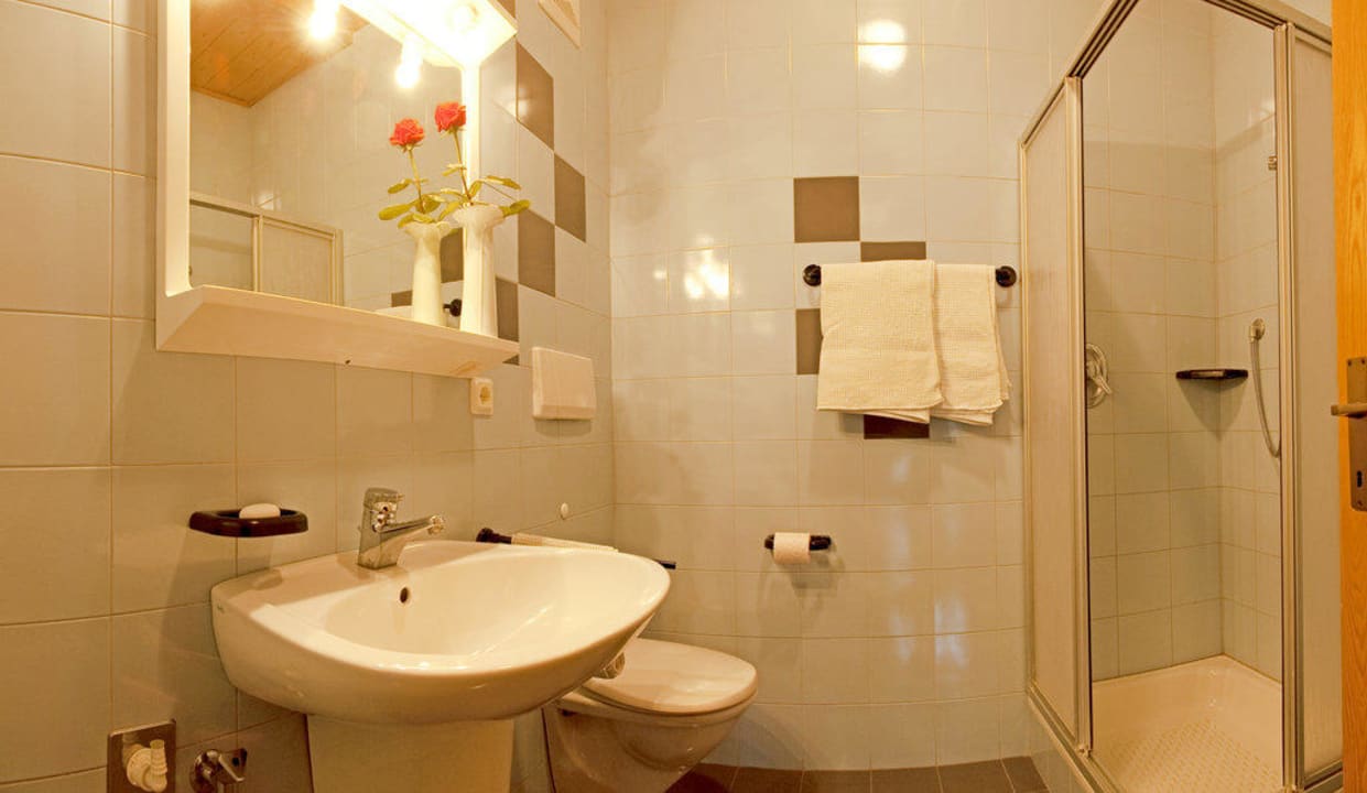 Badezimmer Ferienwohnungen  Ferienwohnungen Innerhof