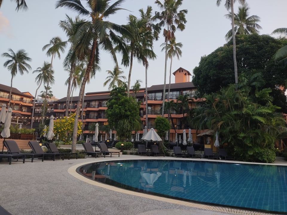 Pool Courtyard by Marriott Phuket, Patong Beach Resort