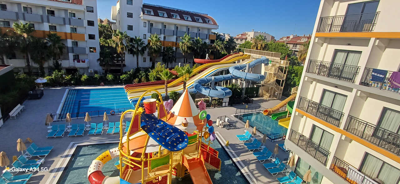 Pool Hane Family Resort