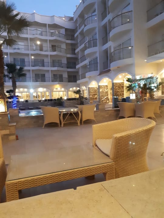 Gastro Royal Star Beach Resort