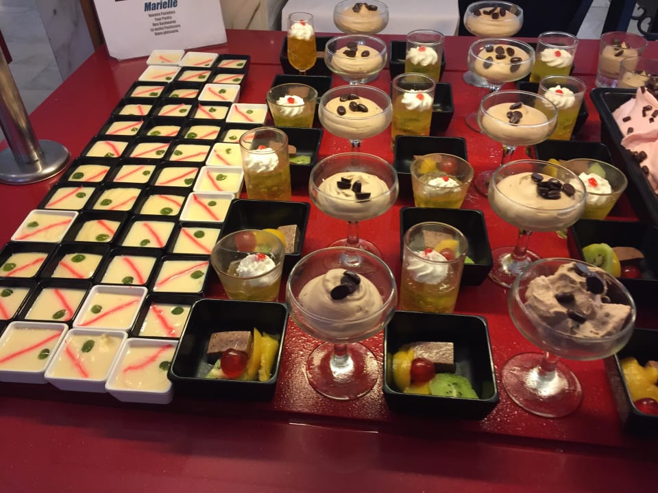 Dessert am Abend Hotel & Spa S'Entrador Playa