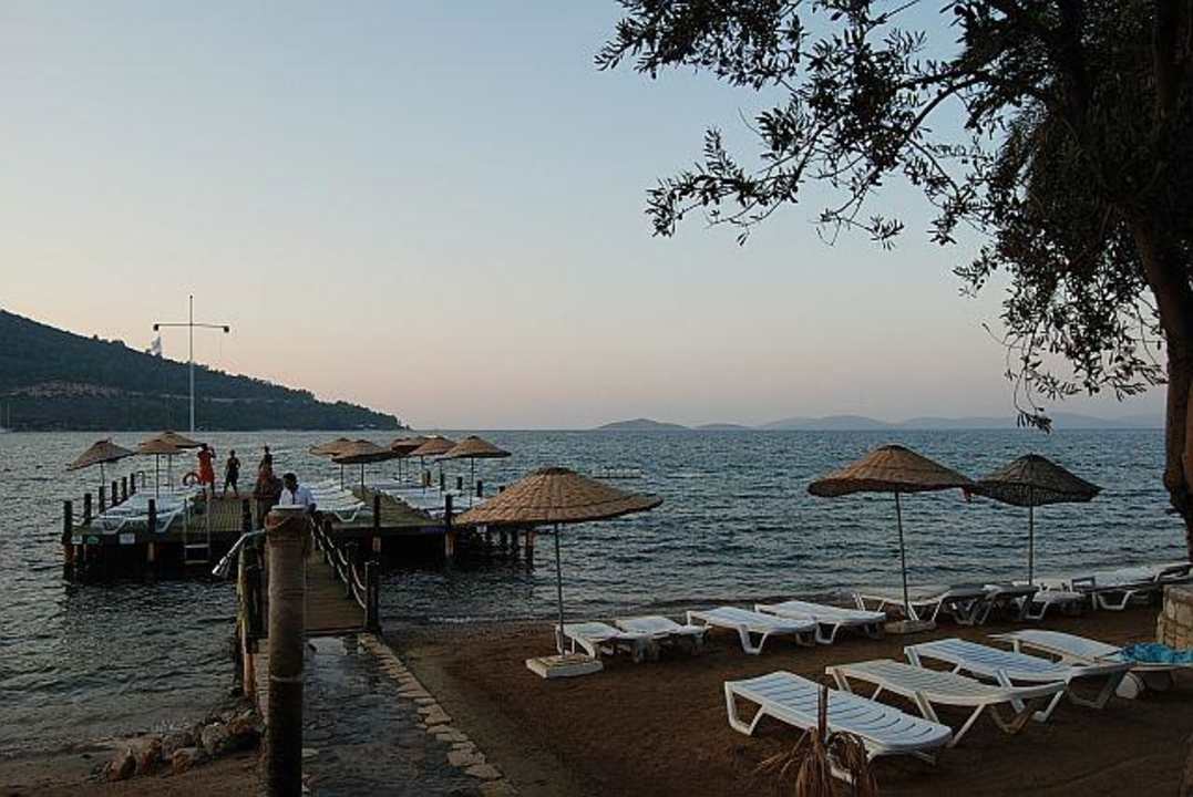 Pomost przy hotelu Izer Hotel & Beach Club