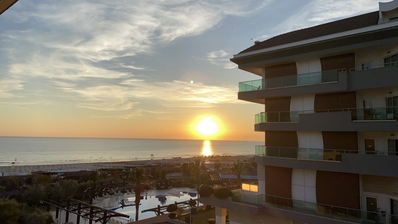 Ausblick Commodore Elite Suites & Spa - Adults only