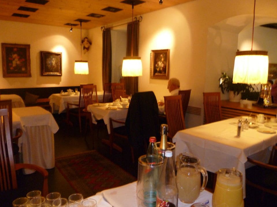 Sehr gemütlicher und angenehmer Frühstücksraum Hotel Hirschen