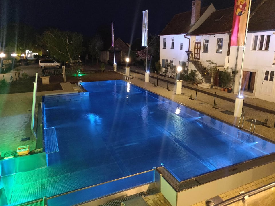 Pool Privathotel Das Schmidt
