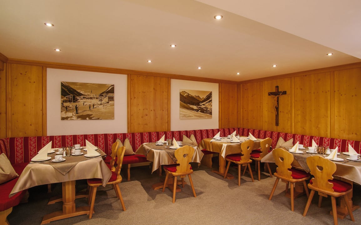 Frühstücksraum Hotel Garni Chasa Sulai